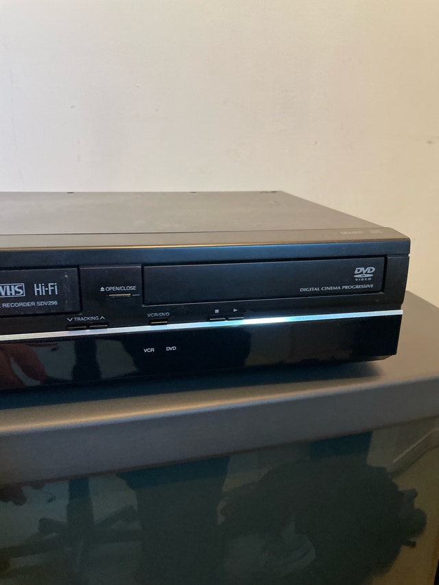 Toshiba dvd vhs player combo working - photo 3