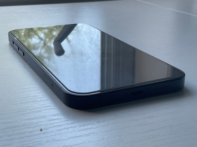 iPhone 12 64GB Excellent Condition 79% Battery Health - photo 2