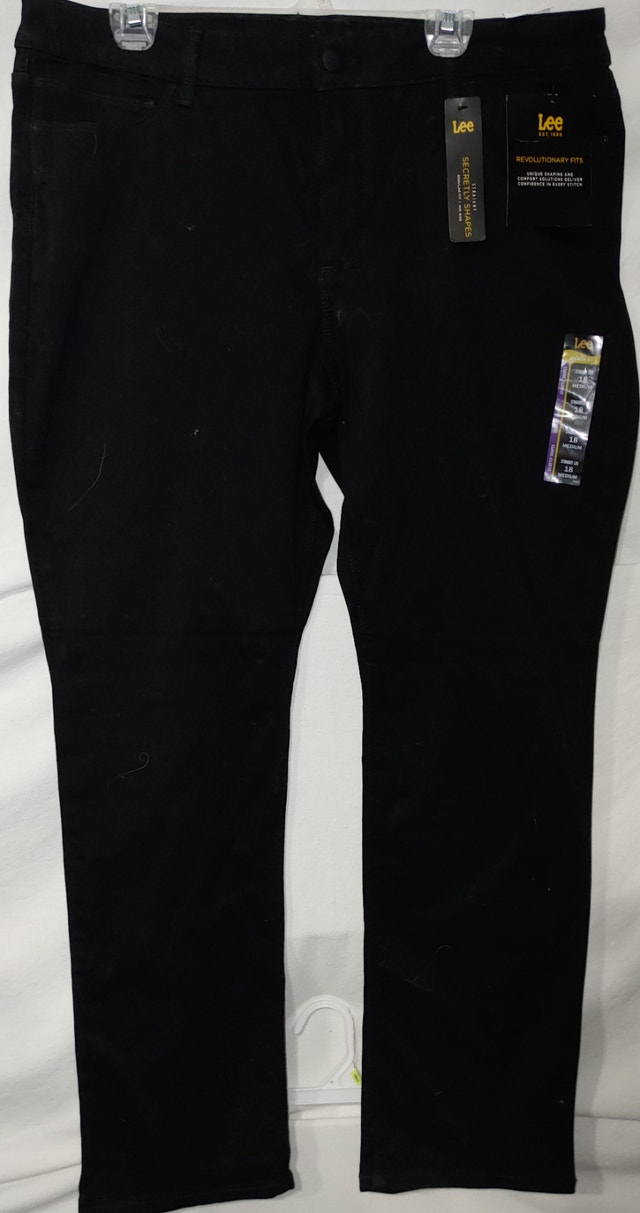 NEW LEE Women's 18 Relaxed Fit Straight Leg Jean, Black - photo 3