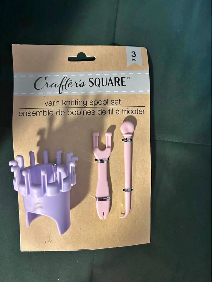 Crafter's Square Yarn Knitting Spool Set