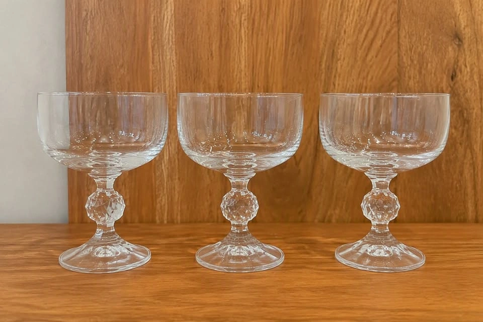 Vintage Champagne Coupe Glasses - photo 2