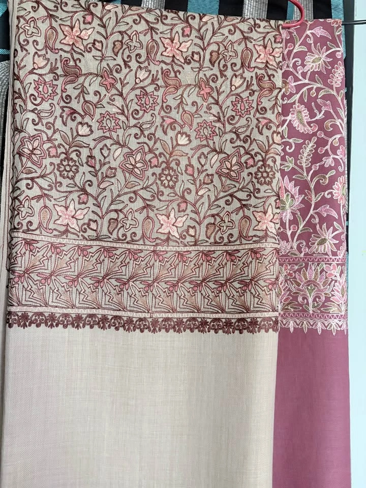 Pure wool premium Embroidered Floral Shawls - photo 4