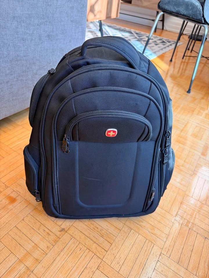 Wenger SwissGear Backpack – Multi-Compartment, Like New