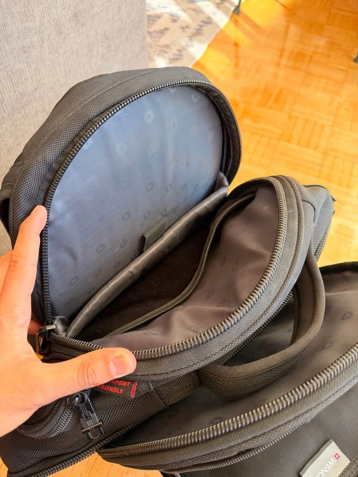 Wenger SwissGear Backpack – Multi-Compartment, Like New - photo 5
