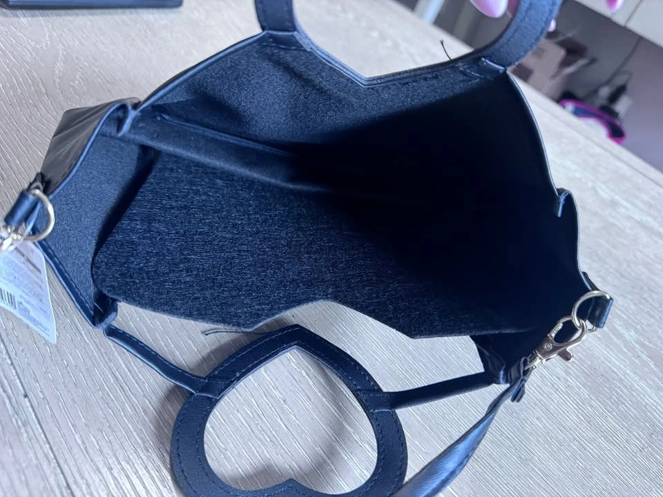 Black Y2K Heart Window Display Crossbody Bag - photo 5