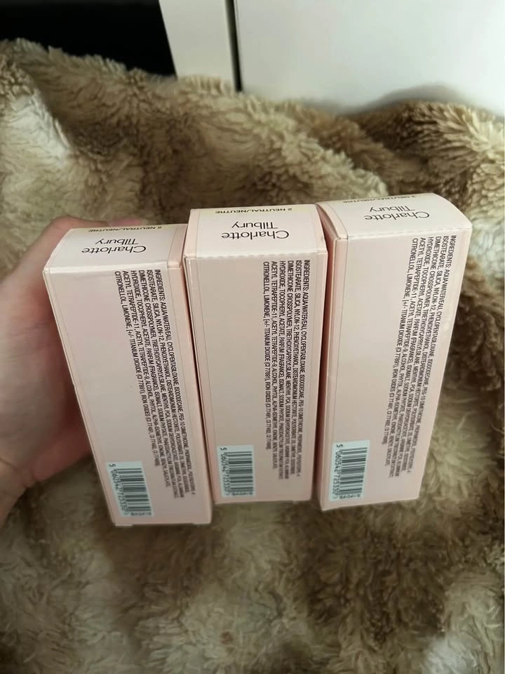Charlotte Tilbury Airbrush Flawless Foundation (Shade 2 Neutral) - photo 2