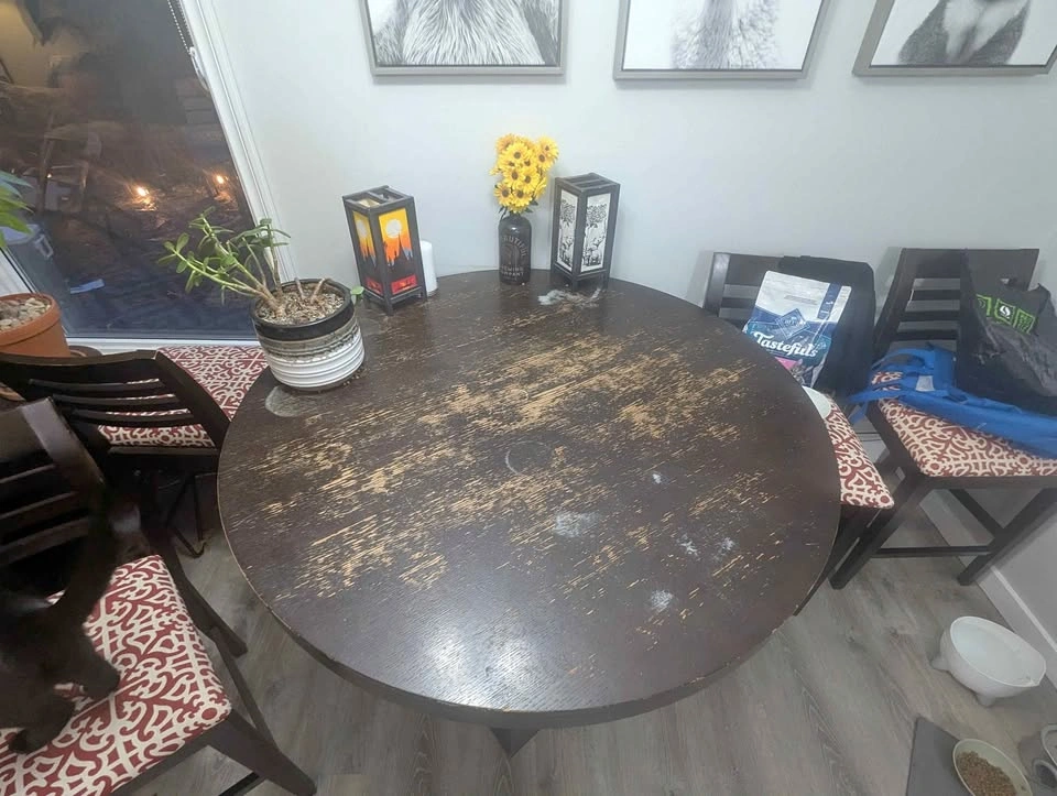 Dining table & 4 chairs
