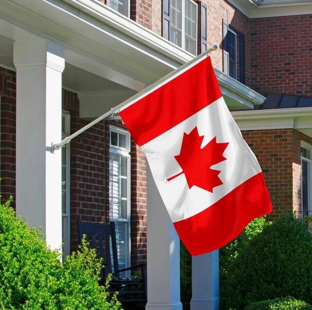 Canadian Flag with Indoor Outdoor Wall-Mount Flagpole