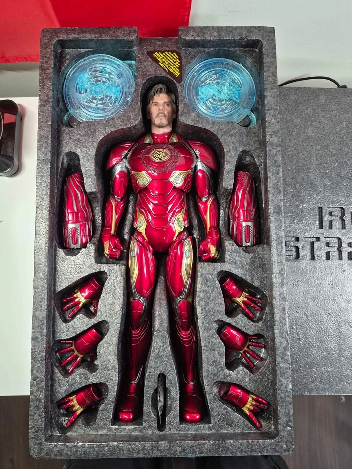 Iron Strange Hot Toys - photo 4