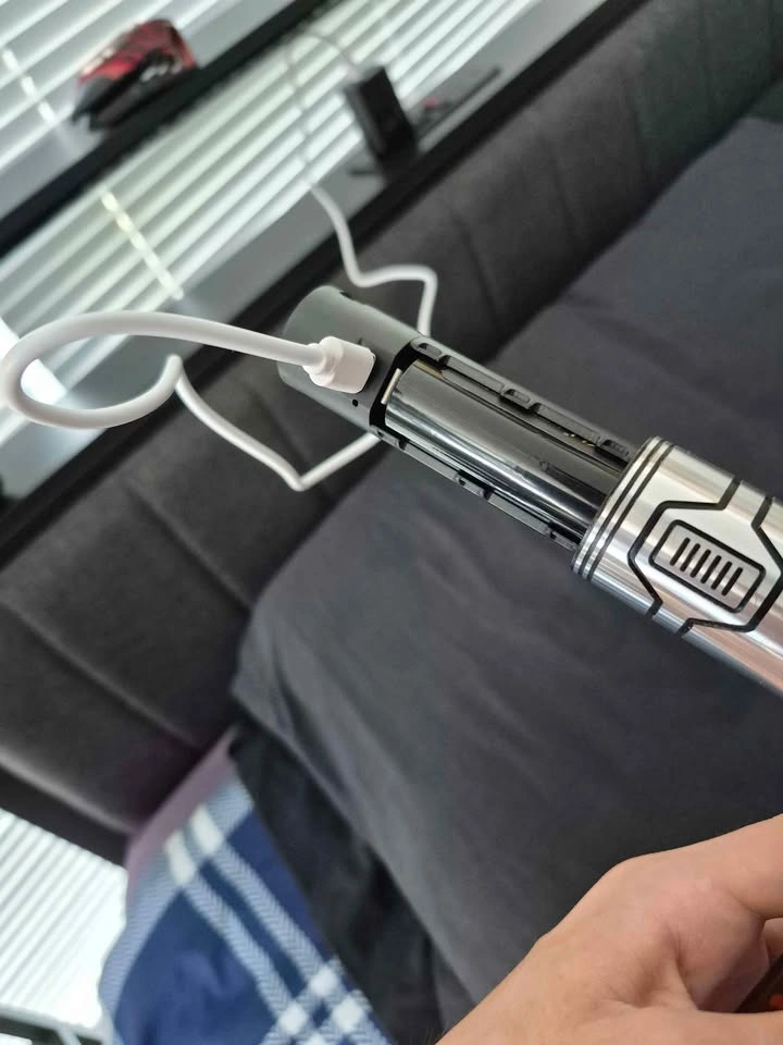 High end lightsaber SN pixel v4 - photo 2