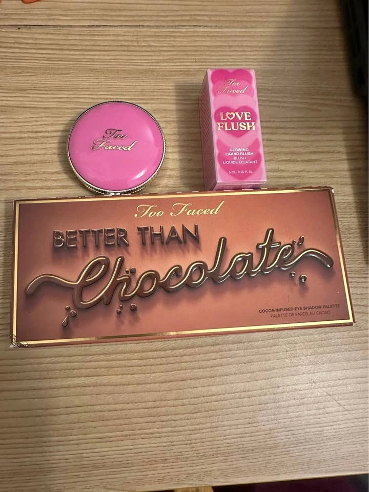 New Too Faced Makeup Trio Bundle. Eyeshadow Palette & Blushes