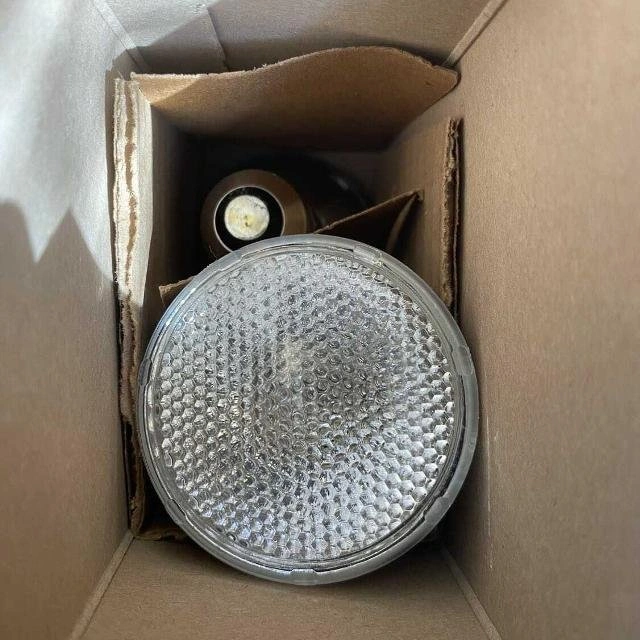 Brand New - 2 Philips 50w Medium Base Flood Bulbs - photo 3
