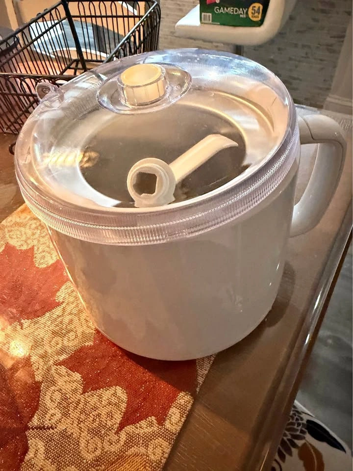 Ice cream maker