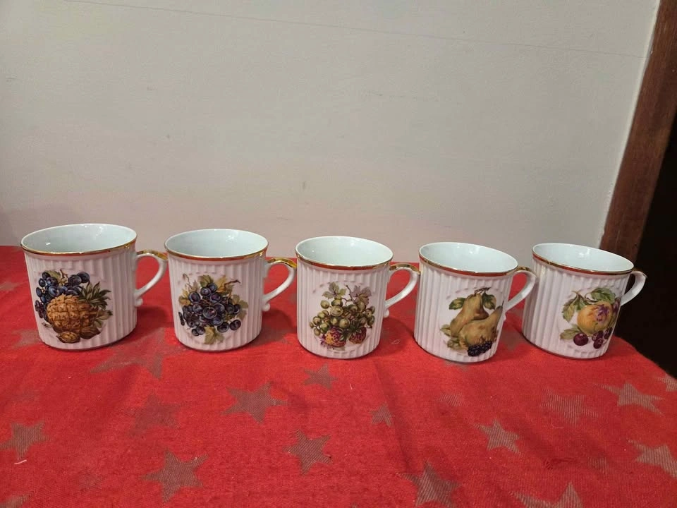 Set of 5 Vintage Czechoslovakia Mugs - photo 2