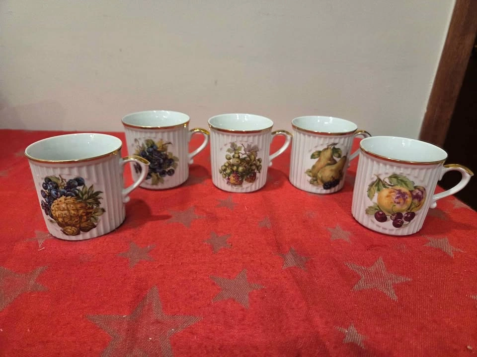 Set of 5 Vintage Czechoslovakia Mugs - photo 3