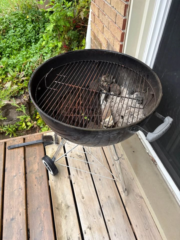 ULINE Weber Original Kettle Charcoal Grill - photo 2