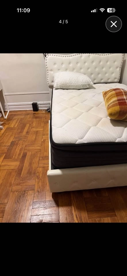 Full Size White Tufted Storage Bed Frame - photo 4