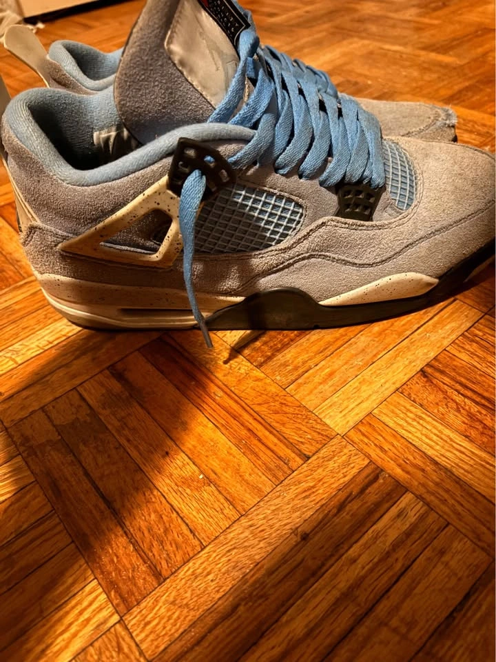 Air Jordan 4 Retro University Blue Size 9.5 - photo 2