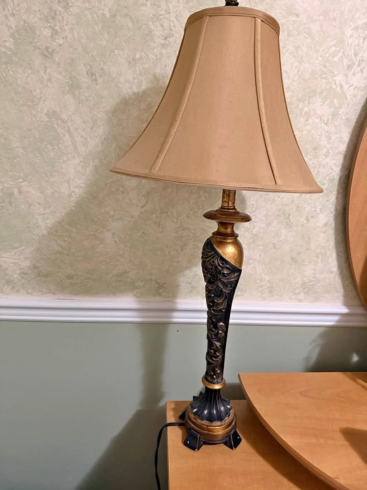 Traditional Ornate Table Lamp