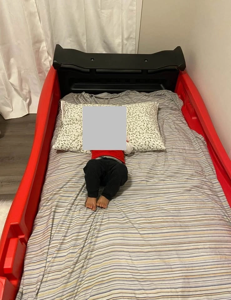 Delta turbo race car twin bed (stickers in a package and unused) - photo 4