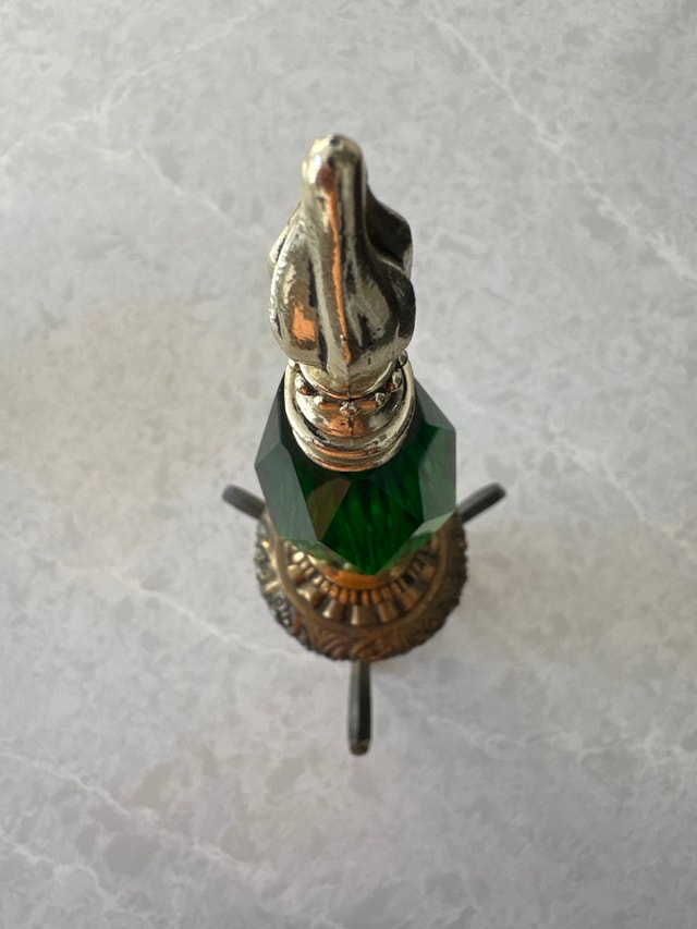 VTG Hollywood Regency brass and faceted green glass deco tower - photo 5