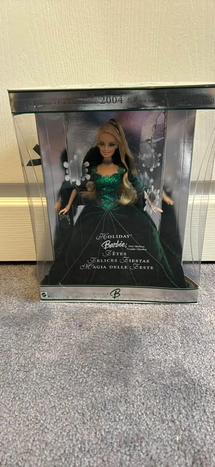 Holiday Barbie - 2004