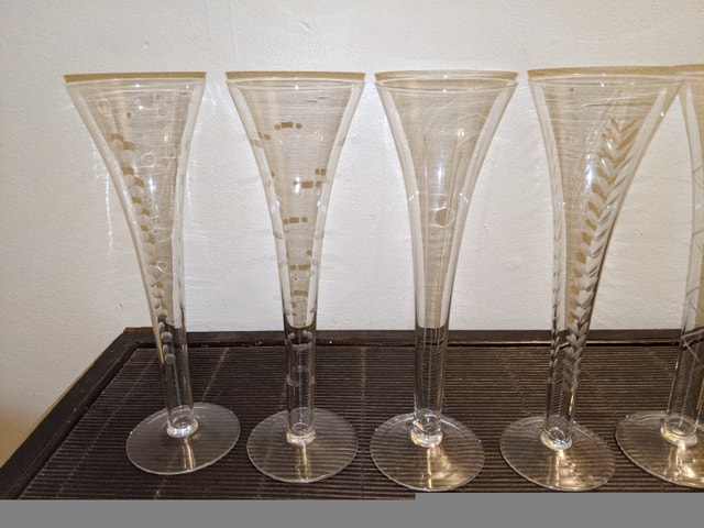 6 Piece Patterned Long Stemmed Glasses ($10) - photo 2