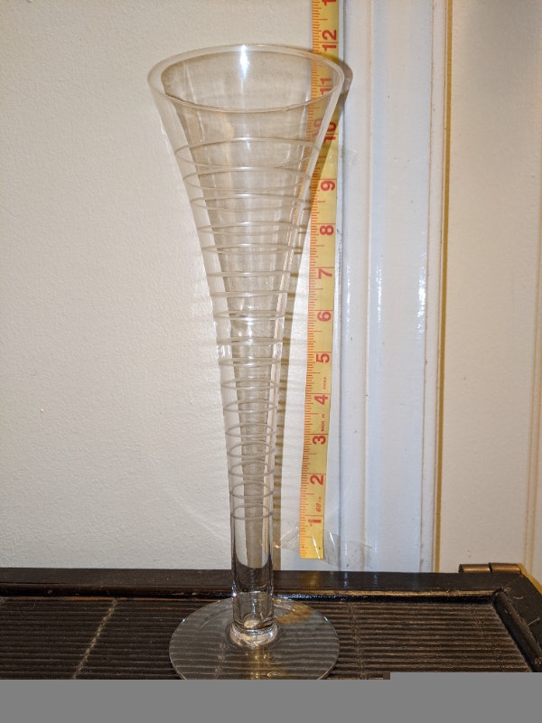 6 Piece Patterned Long Stemmed Glasses ($10) - photo 4