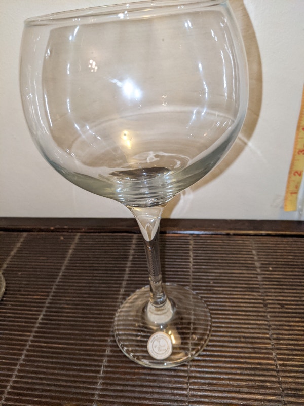 8 Large Crystal Clear Wine Glasses Made in Turkey - photo 3
