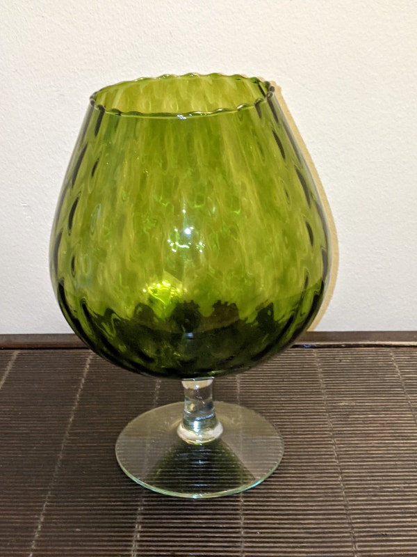 Green Glass Wine Glass Vase - photo 2