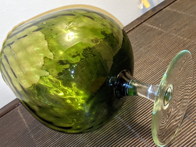 Green Glass Wine Glass Vase - photo 4