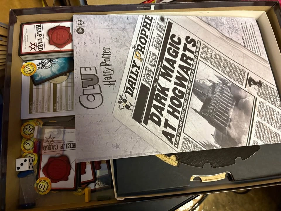 Hasbro Gaming Clue Harry Potter Board Game - photo 2