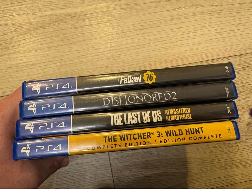 Sony PlayStation 4 Slim with Controller and 4 Games - photo 3