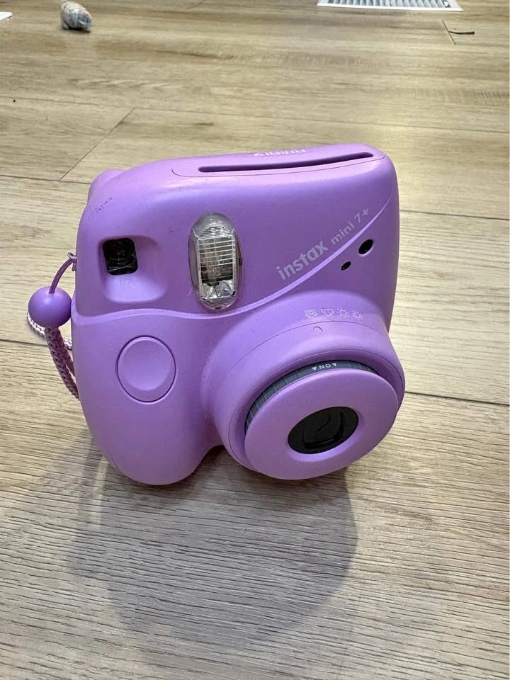 Fujifilm Instax Mini 7+ Instant Camera