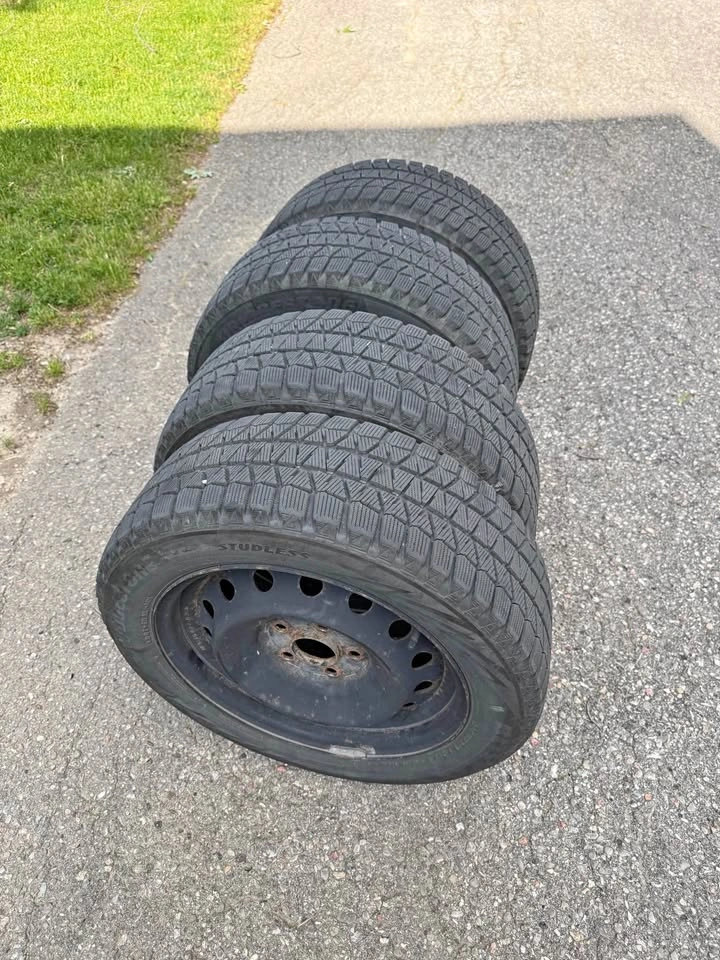4 Bridgestone Blizzak WS80 Winter Tires 205/55R16 on Rims