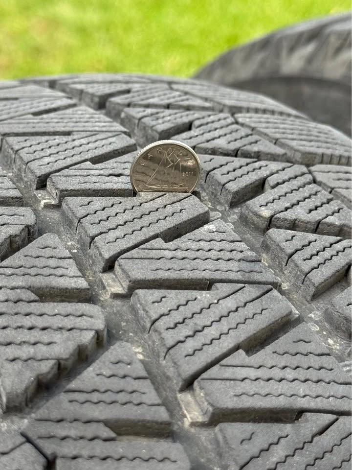 4 Bridgestone Blizzak WS80 Winter Tires 205/55R16 on Rims - photo 5