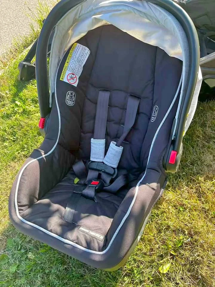 Graco SnugRide 35 Infant Car Seat