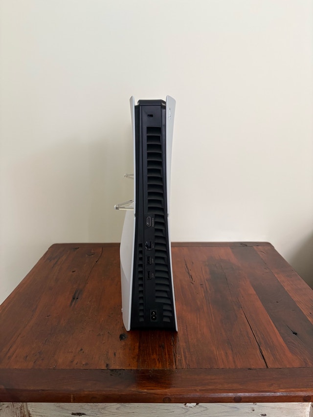 PS5 Slim - photo 2