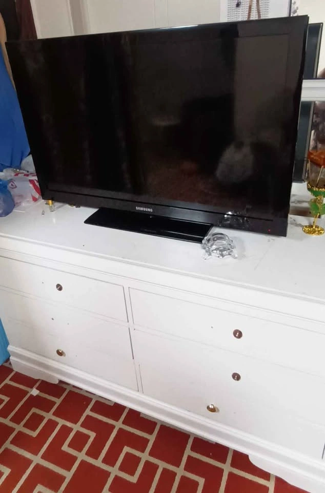 📺 Samsung TV – MOVING SALE - photo 3