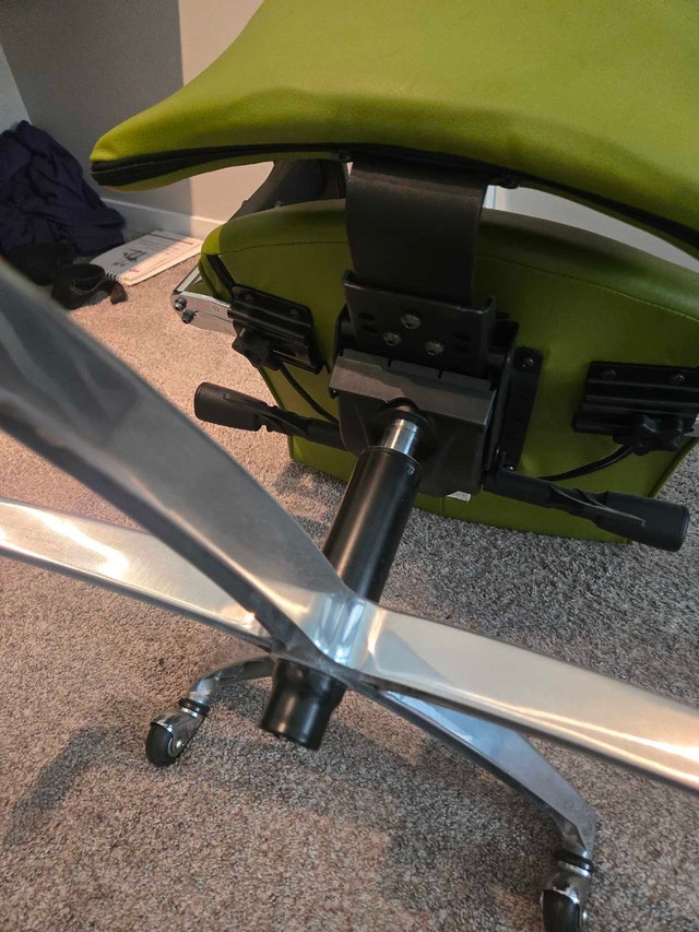 Premium Rouillard "Lead" Office Chair - photo 4