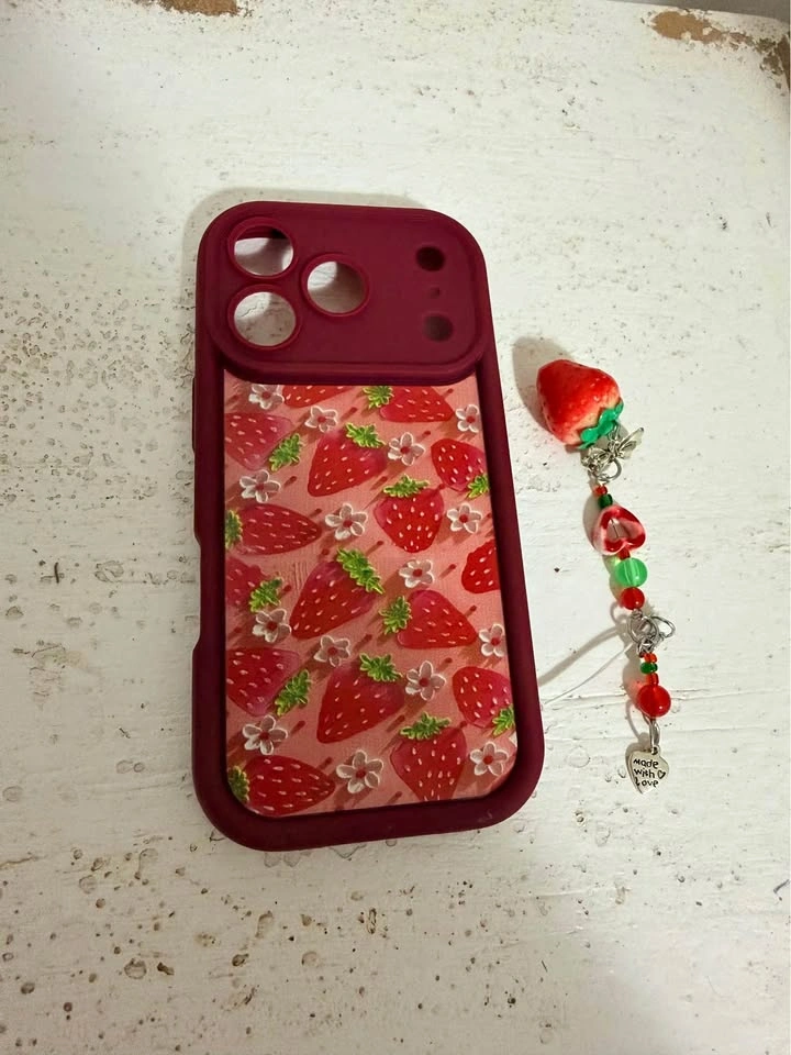 iPhone 17 Pro Strawberry Case New
