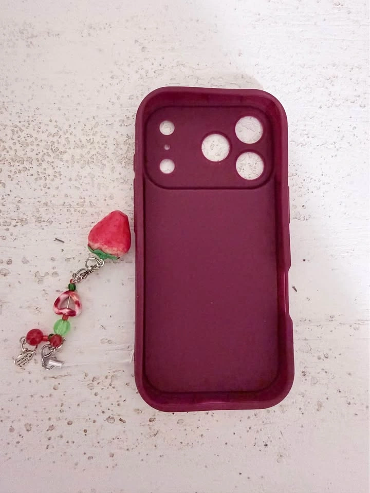 iPhone 17 Pro Strawberry Case New - photo 2