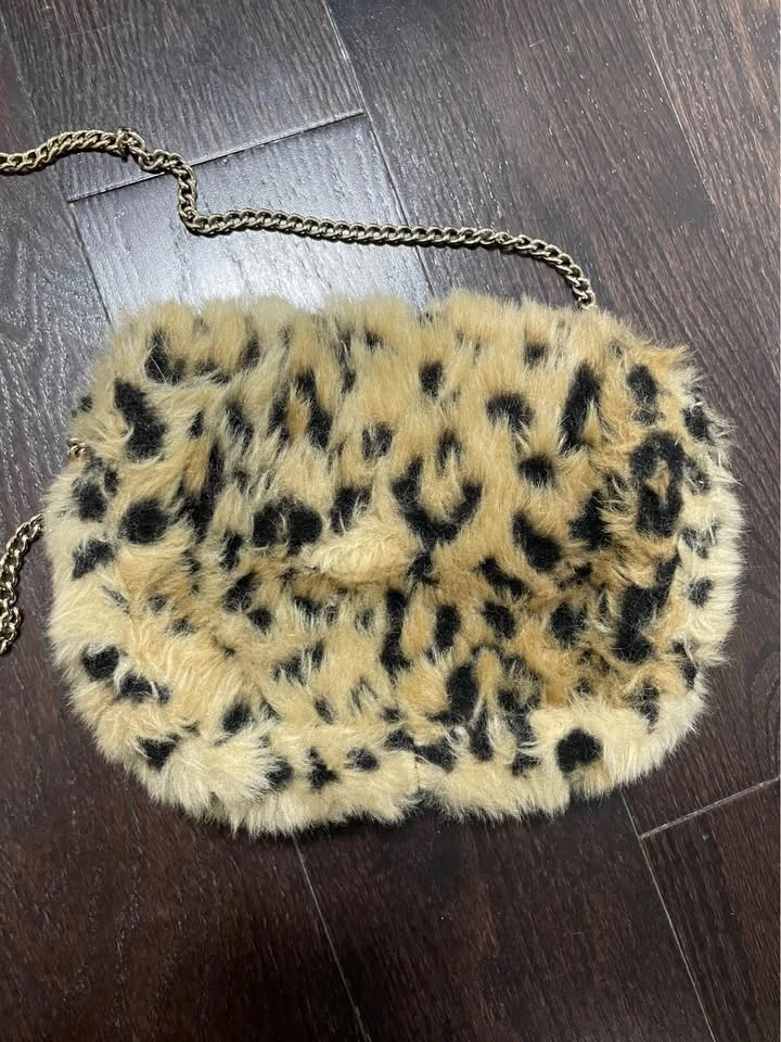 Leopard print faux fur gold chain bag - photo 2