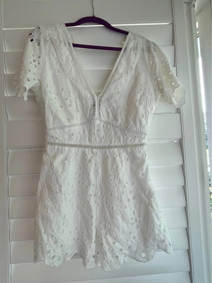 Abercrombie Cotton Eyelet Romper sz small - photo 2