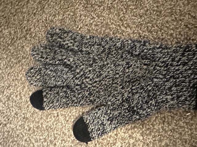 Touchscreen Knit Gloves - photo 2