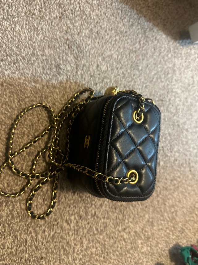 Chanel Quilted Vanity Case - photo 4