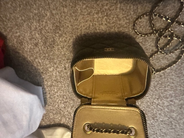 Chanel Quilted Vanity Case - photo 5