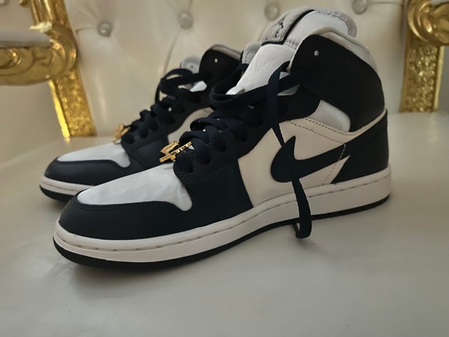 Nike Air Jordan Mid - photo 3