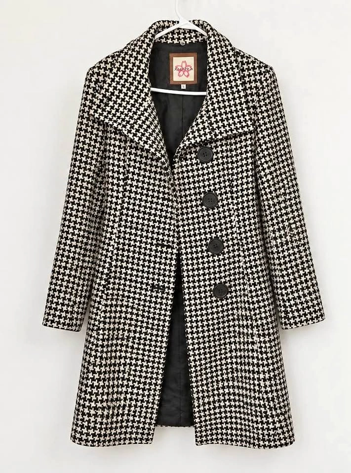 Vintage Black & Cream Houndstooth Coat – Size S