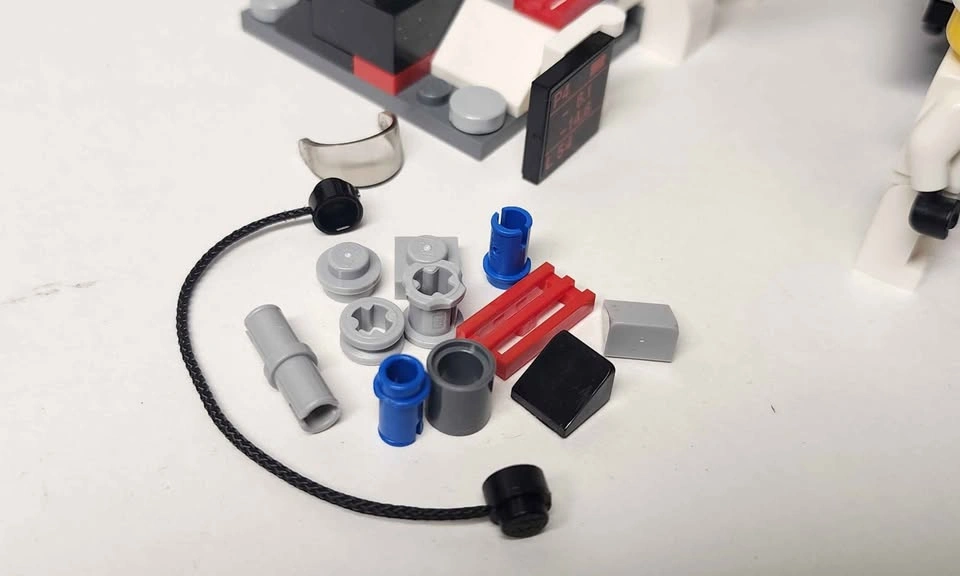 Lego Speed Champions 75911 Mercedes McLaren Pit Lewis Hamilton - photo 5